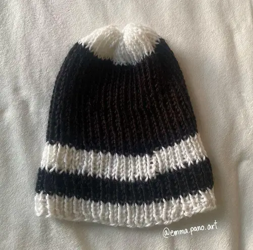 black and white ribbed fisherman beanie hat
