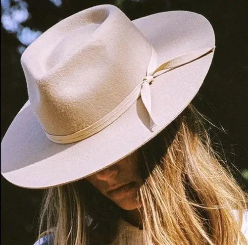 Lack of Color NWT Zulu ll Hat in Sand