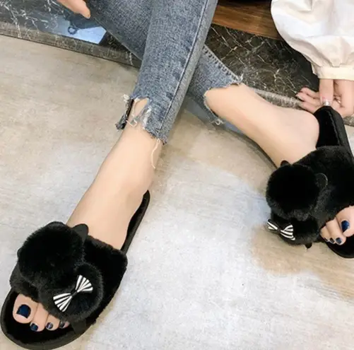 Boutique Fluffy bow slide 7