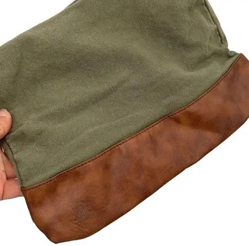 American Eagle  Outfitters Zipper Clutch Purse Cosmetic Bag Army Green