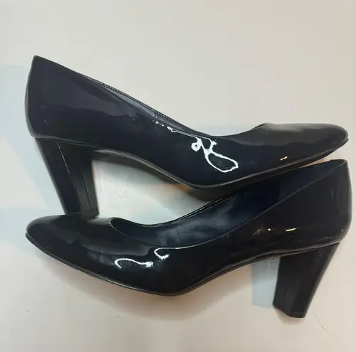 Ralph Lauren Black Patent Leather Kitten Heels Size 8.5