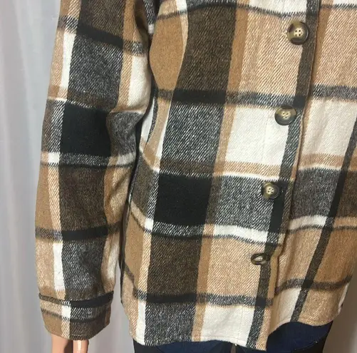 Claude flannel button