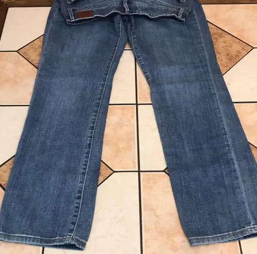 Tommy Hilfiger  light wash high waisted denim jeans size 6