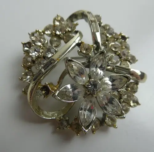 Coro Silver Tone Sparkly Rhinestone Flower Floral Cluster Brooch Pin Vintage