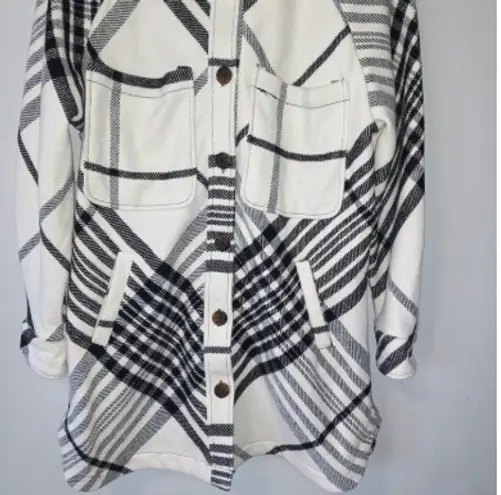 Future Collective X Kahlana Barfield Brown X-Small Shirred Plaid Shacket Coat