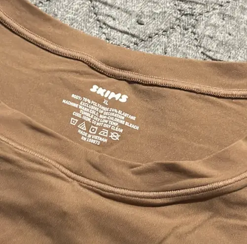 SKIMS FITS EVERYBODY SHORT SLEEVE TSHIRT