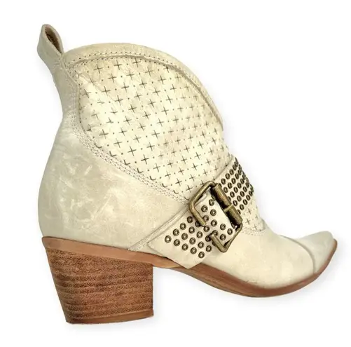 Spiral | Size 9 | VINTAGE Cream Studded Buckle Strap Leather Pointed Toe Booties Gold