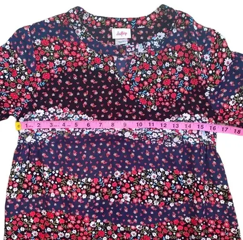 Daytrip  floral blouse size L