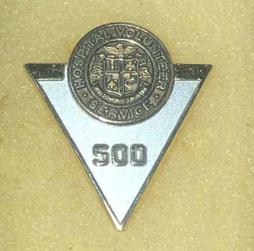 Silver Tone Hospital Volunteer Service 500 Hours Vintage Pin Gold