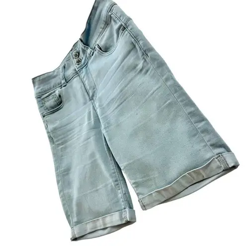 Wax Jean | | Light Blue Wash Lift Me Up Bermuda Stretchy Shorts Capri - Small