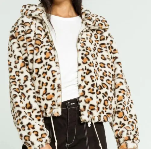 Victoria's Secret Victoria’s Secret ‘Know One Cares’ Faux Fur Leopard Print Zip Up Crop Jacket