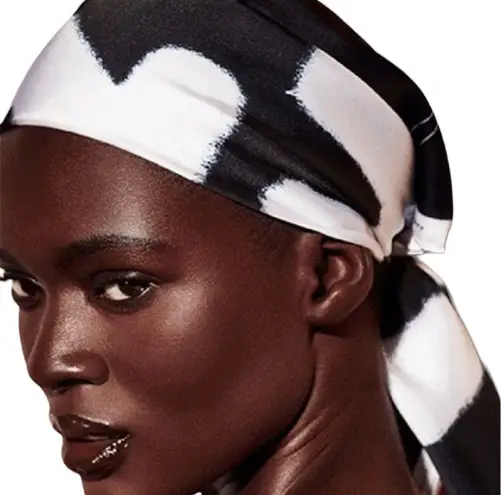 Fenty Beauty Black/White Square Scarf Bandana Black