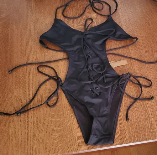 SKIMS Lace Up Monokini M