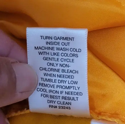 Pacific&Co NY& dazzling yellow high waist flat front shorts size 8