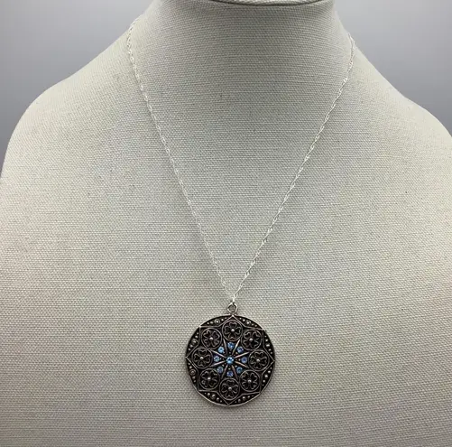 Vintage Y2K Blue Gemstones Clover Pattern Pendant 1.75” Wide With New Chain