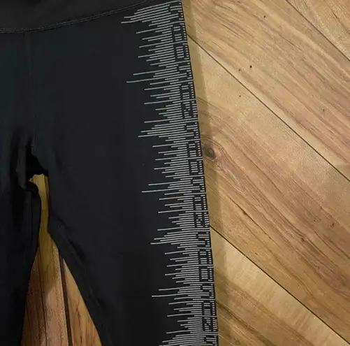 Zumba Wear Zumba Stay All Day Reflective Crop Small Leggings NWT