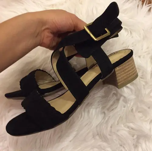 Me Too comfy sandals. Size 7