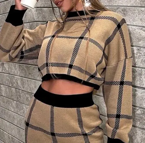 Lavishly Paris Nwt, Women’s Designer Plaid Knit Sweater and Skirt Set.