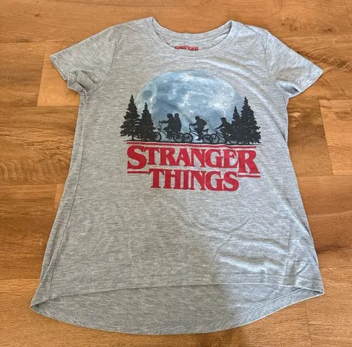 Netflix Size Large Stranger Things High Low Gray Grey Short Sleeve T Shirt Top