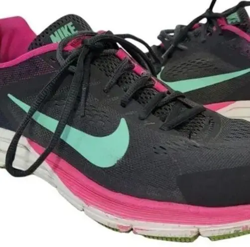 Nike  structure 17 running tennis athletic shoes woman’s 8