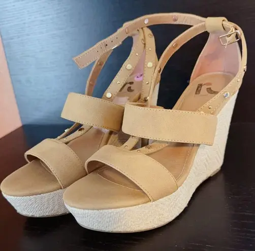 Report high heels wedge sandals slippers adjustable straps soft comfortable Tan Size 5.5