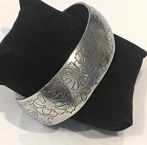 KIRK STIEFF Vintage Pewter Aster Engraved Cuff