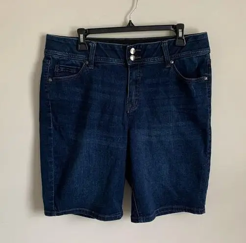 Lane Bryant  5 Pocket Design Bermuda Jean Shorts With Elastic Waist Band