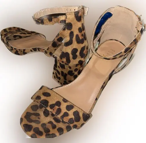 Rouge Helium Cheetah Wedged Heels w/ Gold Hardware - Size 9