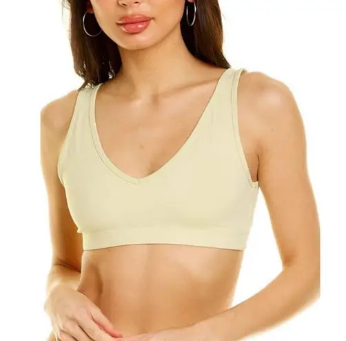 We Wore What - V-Neck Bra Top Green Sports Bra Athletic Casual Comfort Gym