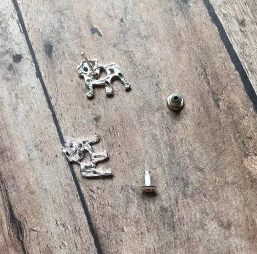 Silver Bully Bulldog Stud Earrings UGA Georgia Samford