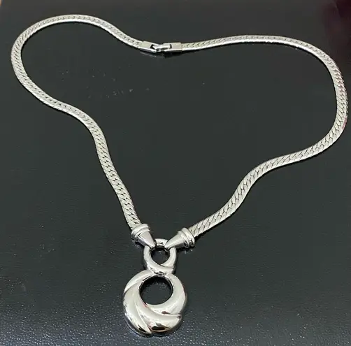 infinity Vintage NAPIER O-Ring  Drop Pendant Shiny Snake Chain Silver Necklace