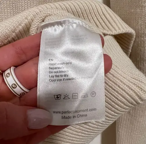 Perfect Moment Ski Merino Wool Turtleneck Long Sleeve Sweater II in Cream Size L