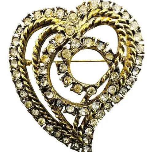 HATTIE CARNEGIE Signed Vintage Heart Gold