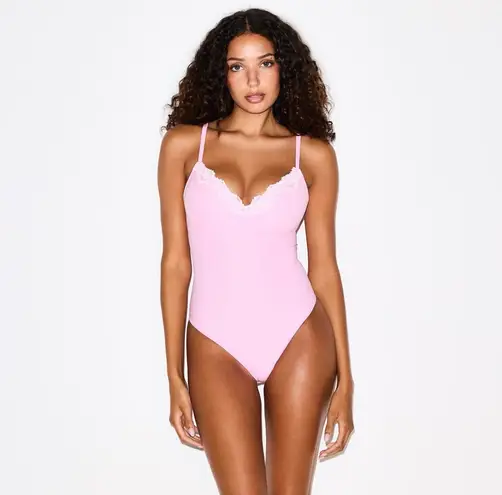 SKIMS BNWT Fits Everybody Lace Push Up Bodysuit Bubblegum Tonal 2X
