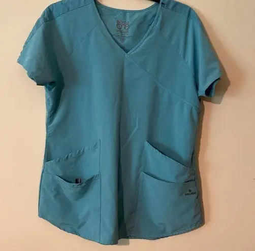 Barco ONE wellness scrub top 4