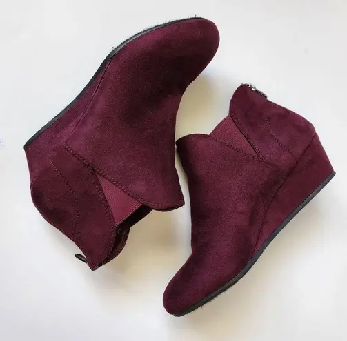 Marbella Chloe maroon microsuede sliver wedge booties size 7