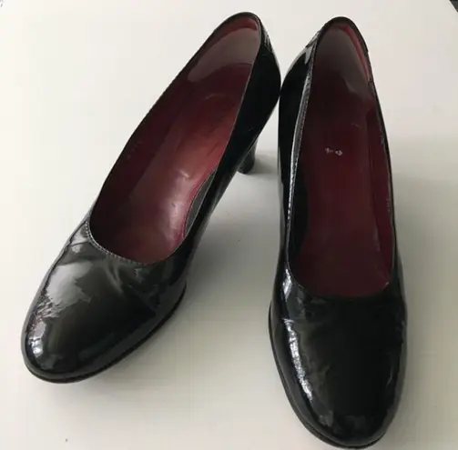 Taryn Rose  Made in Italy‎ Black Patent Leather 2.5" Heels Pumps Size 38.5…