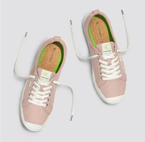 Cariuma Oca Low Canvas Sneakers in Rose Pink Size 7