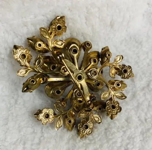 Purple Flower Floral Pin Brooch Vintage Center Flower with Buds Rivet Back