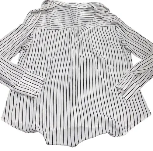 Worthington  button down pinstripe button down