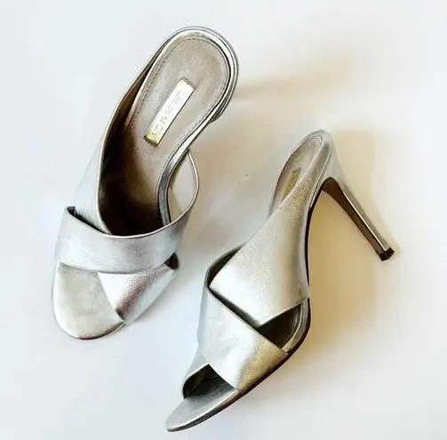 Louise et Cie  Halloway Metallic Sterling Silver Crossover Sandal Shoe Heel 6.5