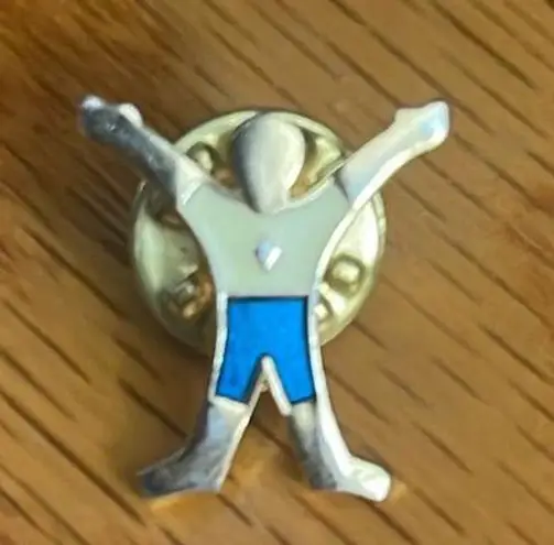 Boy Cub Scouts America BSA Webelos Activity Achievement FITNESS Enamel Pin Gold