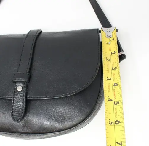 American Eagle  The Wander Collection Leather Saddle Bag Crossbody Black