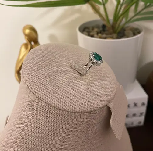 Sterling Silver SIZE 7 Simulated Green Emerald Engagement Ring