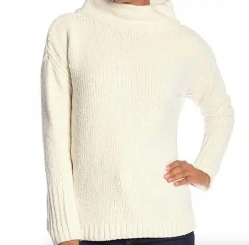 Catherine Malandrino Nordstrom Chenille White Turtleneck Sweater Small - Color: