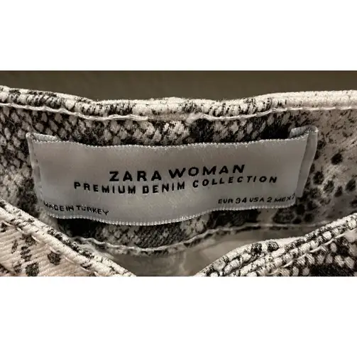 ZARA Snake Print High Rise Black White Jeans