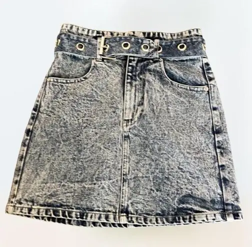 Signature 8 NWT  blue and silver denim mini skirt size 8