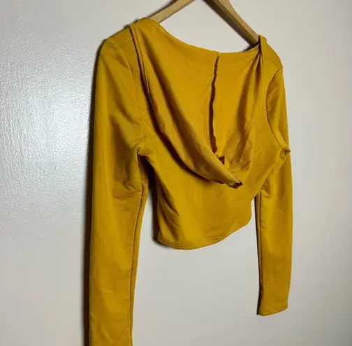 Uk2la CLEARANCE! Gold Boutique Hooded Crop Top Size L NWT