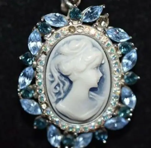 Ralph Lauren  .925 Stamped Faux Blue Topez/Sapphire Cameo Pendant Necklace