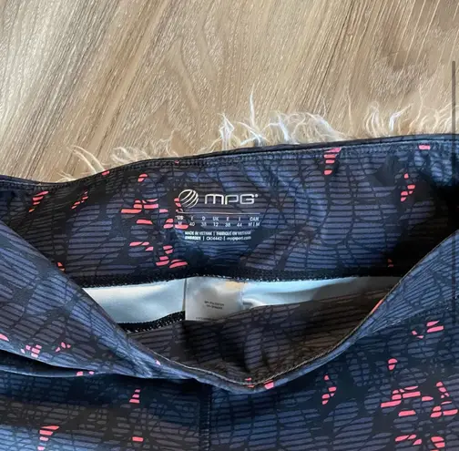 MPG Sport MPG Black Striped Capri Active Leggings